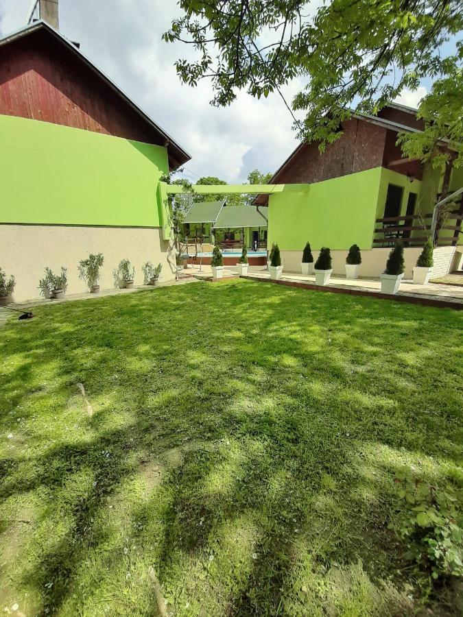 Pool And Villa Splav Dunavac Futog Exterior photo